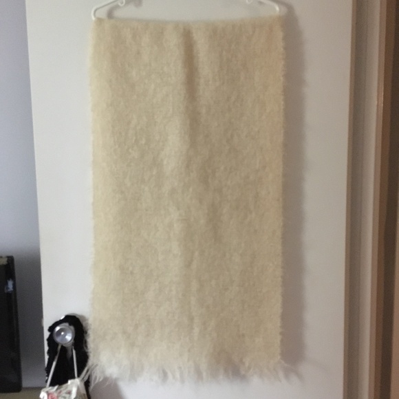 Vintage Accessories - Vintage Cream Fluffy Mohair Knit Throw Shawl Wrap